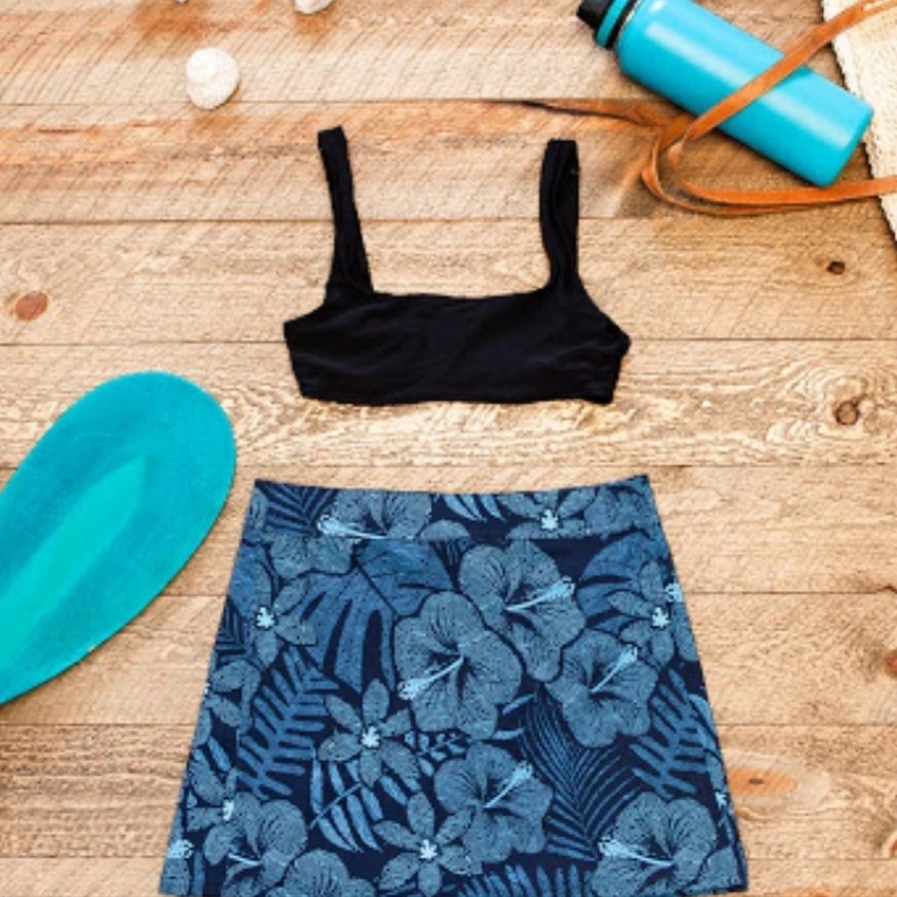 RIPskirt Hawaii Skirt SMALL 4 - 6 Navy Blue Maui Moonlight print, length…